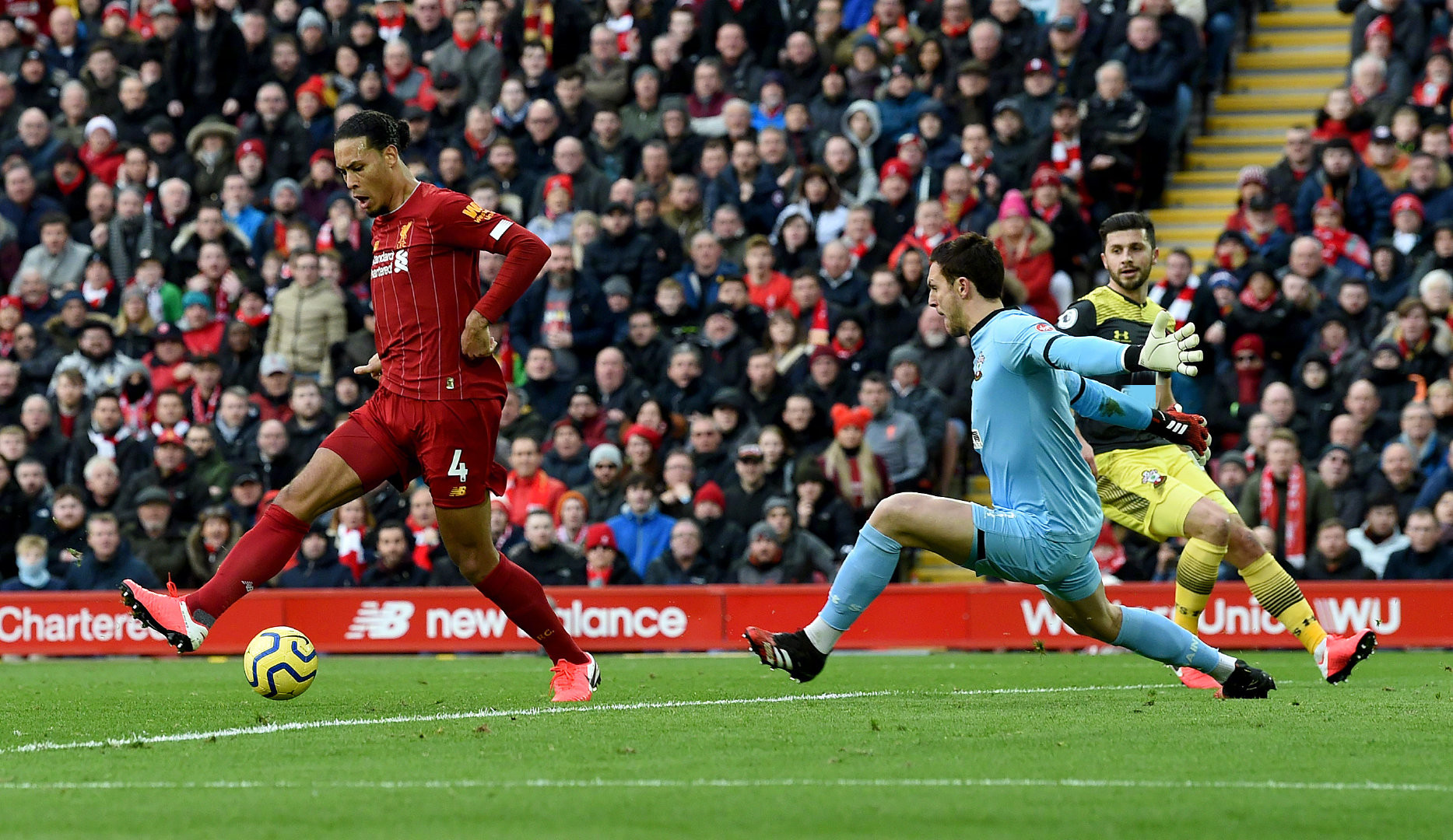 开云体育app-风云突变AC米兰今晨防线松动；英超版图或变；态度坚定；细节决定成败