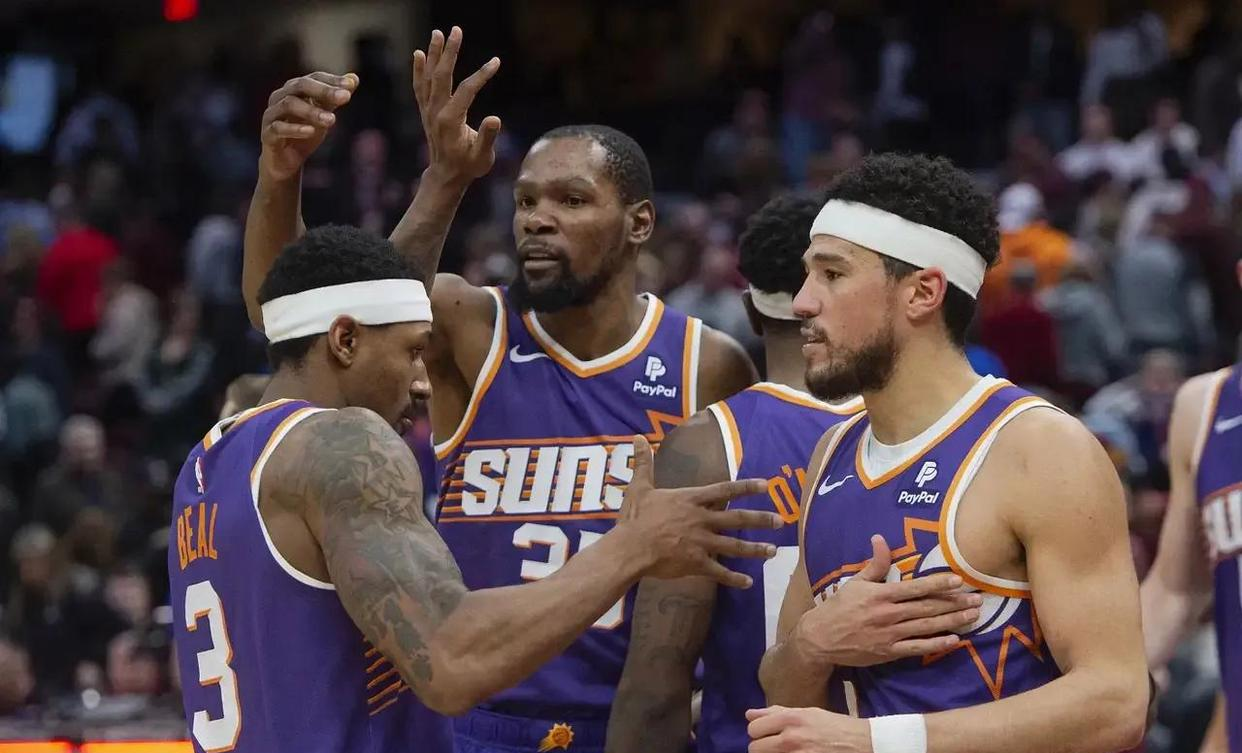 开云体育-关于里程碑夜！菲尼克斯太阳强势反弹，NBA常规赛今晚刷纪录，气氛紧张，年轻球员得到机会的信息