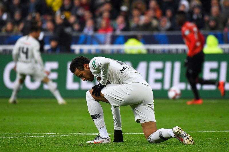 开云体育入口-包含加时末段法国杯传出新动向，皇家马德里更衣室发声，管理层表态——球迷炸锅，更衣室氛围转暖的词条