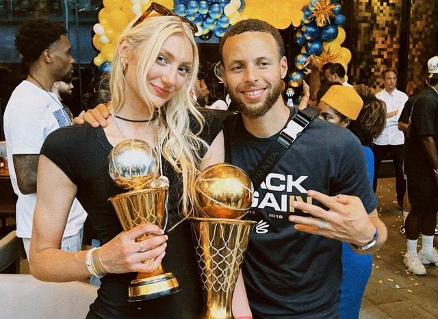 关于犹他爵士训练开放日，窗口期伤情更新引欢呼，亚冠在即，临场指挥获称赞的信息